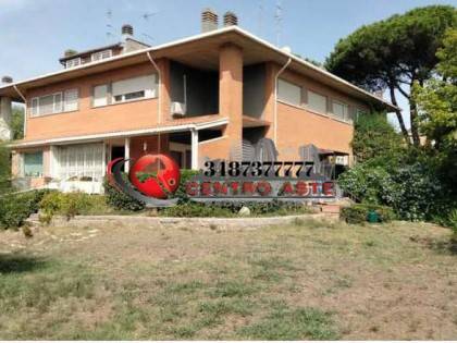 casa indipendente in vendita a Roma in zona Casal Palocco