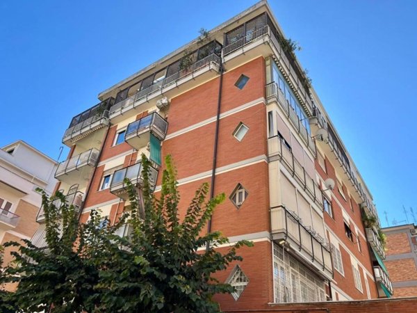 appartamento in vendita a Roma in zona Gianicolense