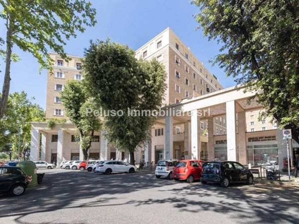 appartamento in vendita a Roma in zona Ardeatino