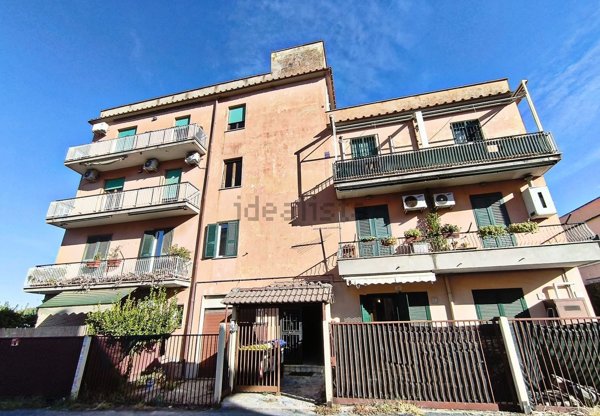 appartamento in vendita a Roma in zona Tor Vergata/Torrenova