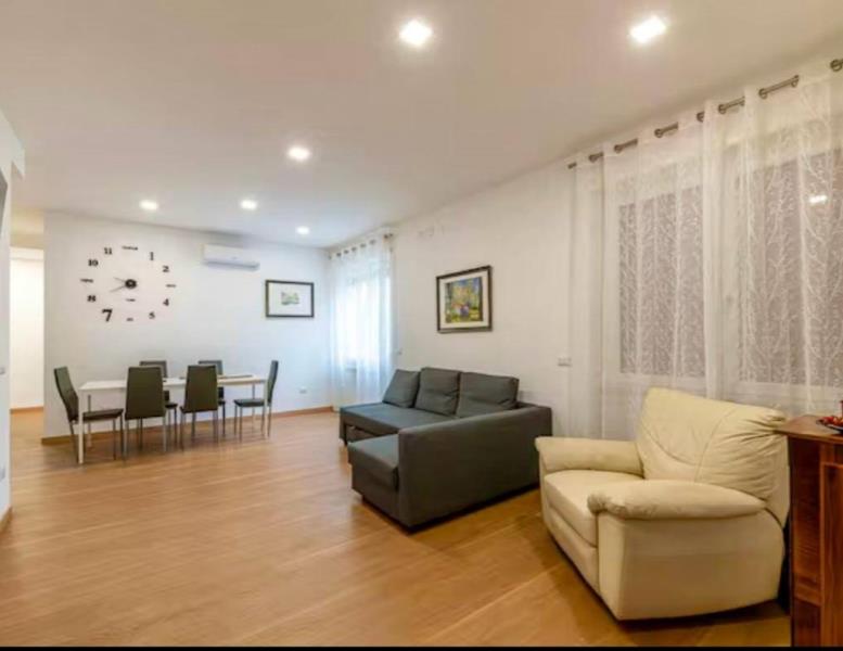 appartamento in vendita a Roma in zona Tuscolano