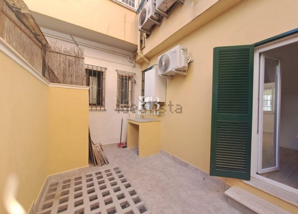 appartamento in vendita a Roma in zona Appio Latino