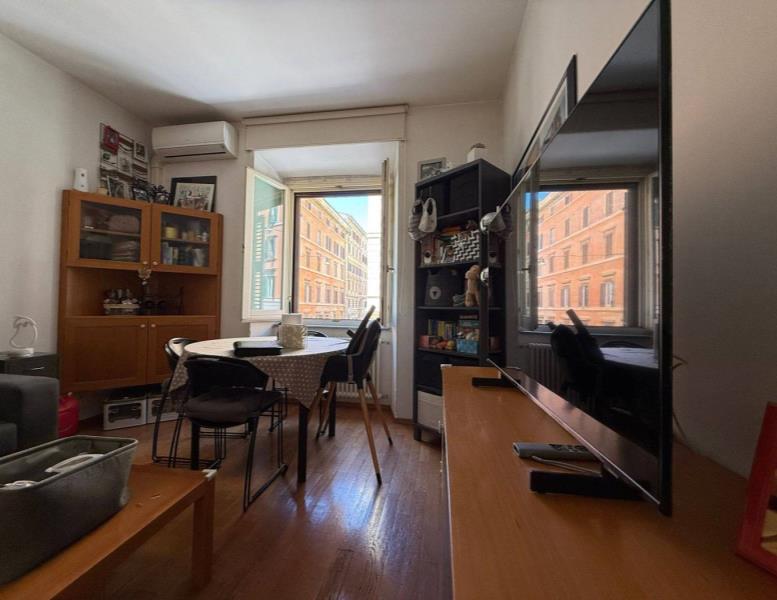 appartamento in vendita a Roma in zona Castro Pretorio
