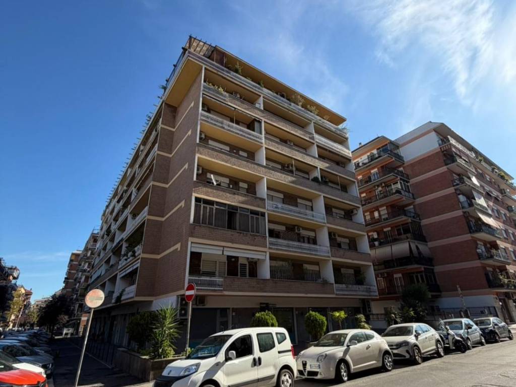 appartamento in vendita a Roma in zona Don Bosco