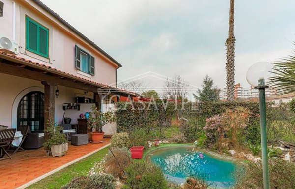 casa indipendente in vendita a Roma in zona Casalotti