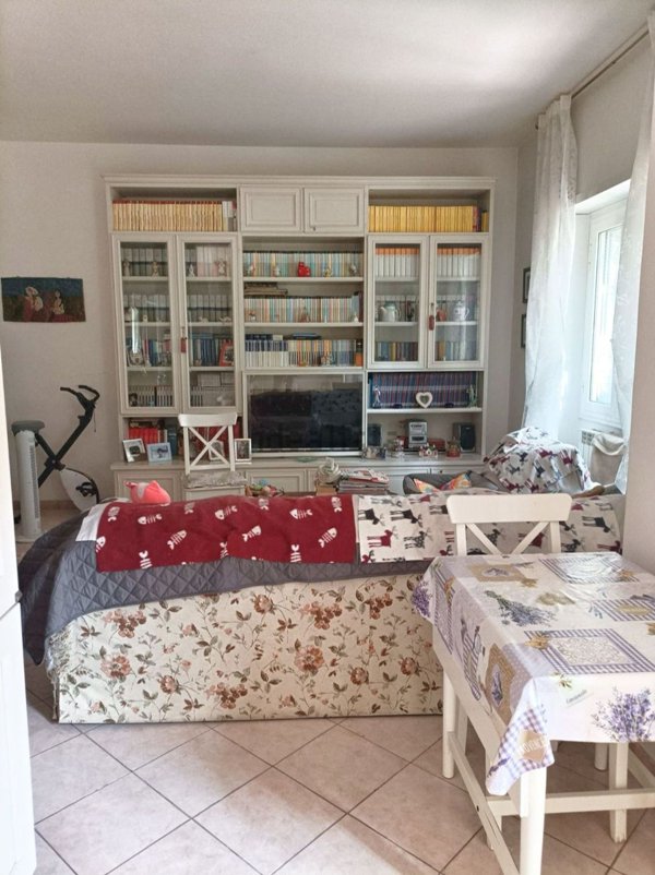 appartamento in vendita a Roma in zona Corviale