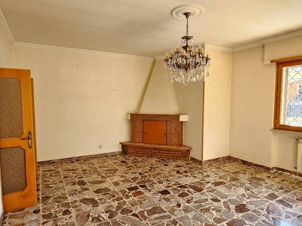 casa indipendente in vendita a Roma in zona Valle Muricana