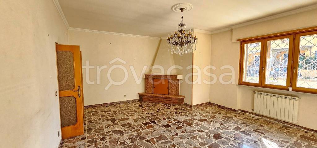 casa indipendente in vendita a Roma in zona Valle Muricana