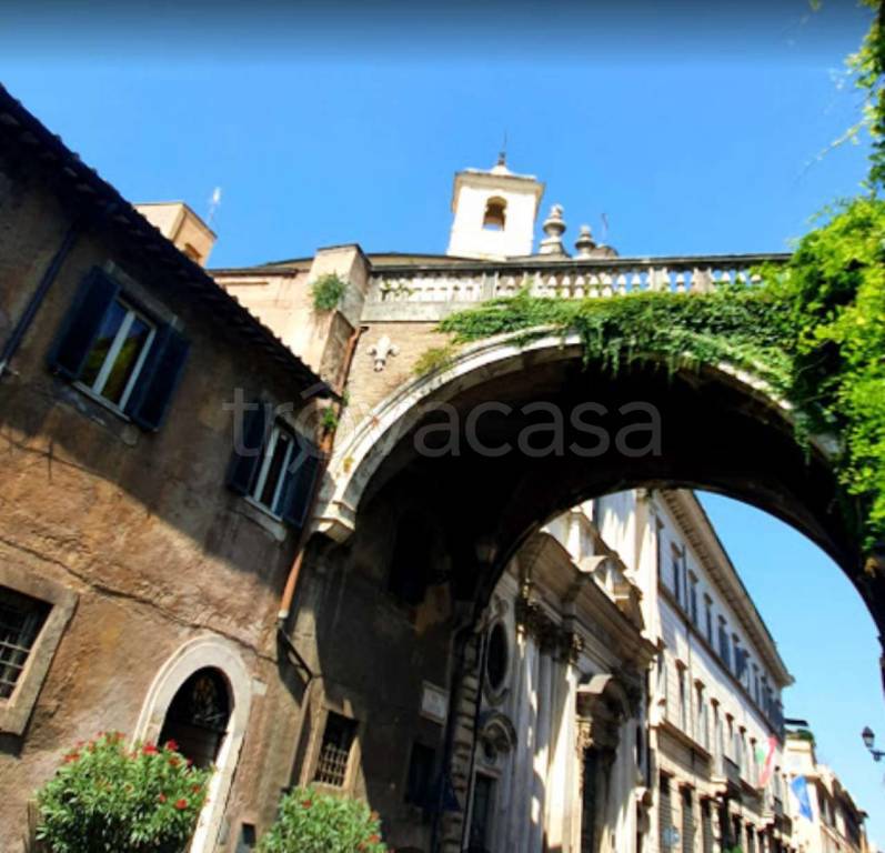 appartamento in vendita a Roma in zona Parione/Sant'Eustachio