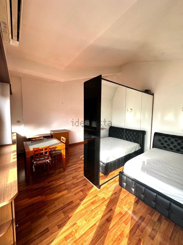 appartamento in vendita a Roma in zona Ostiense