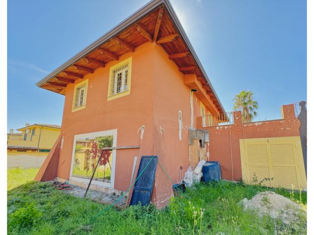 casa indipendente in vendita a Roma
