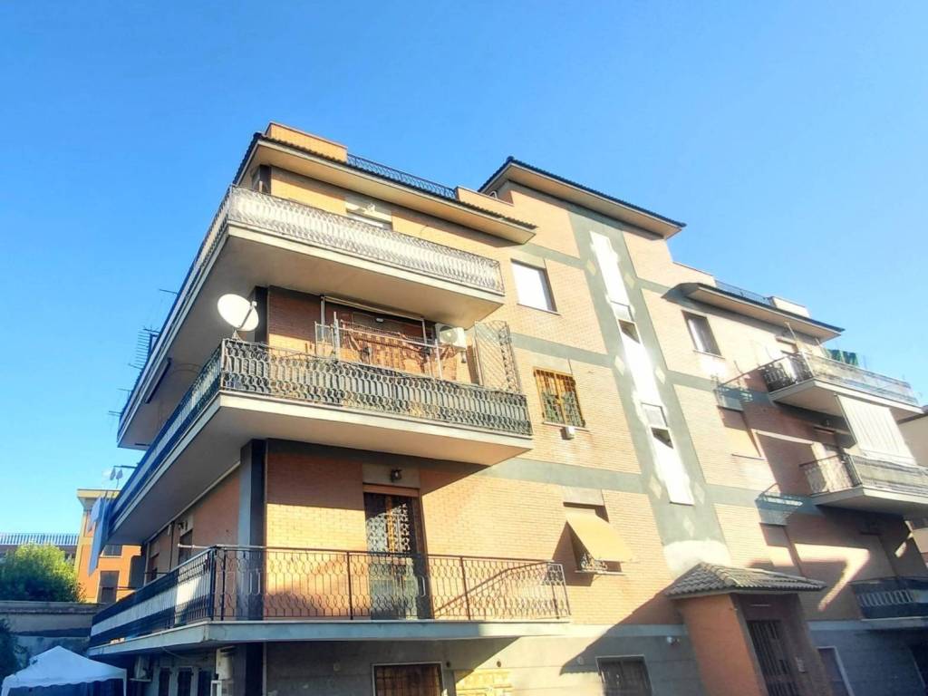 appartamento in vendita a Roma in zona Borghesiana
