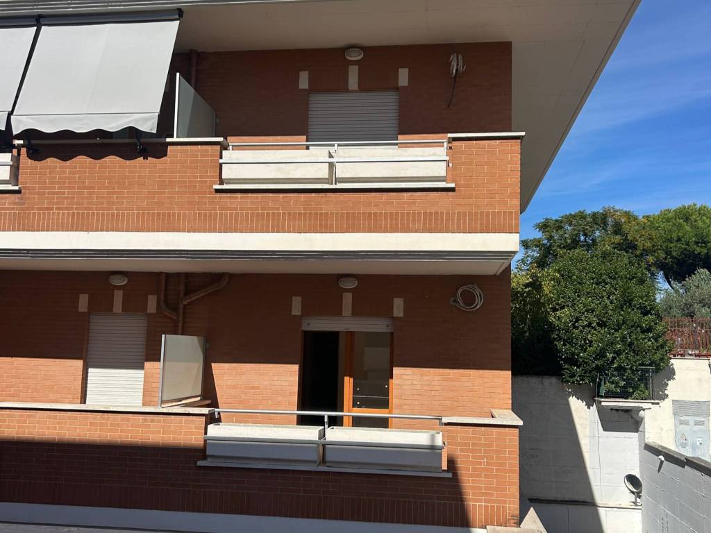 appartamento in vendita a Roma in zona Casal Morena