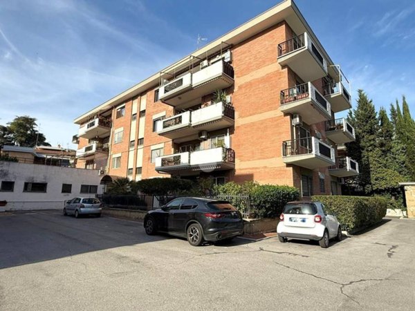 appartamento in vendita a Roma in zona Mezzocammino