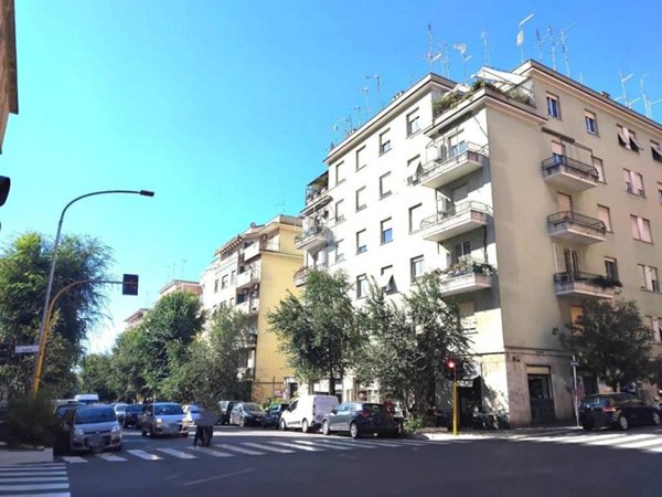 locale commerciale in vendita a Roma in zona Gianicolense