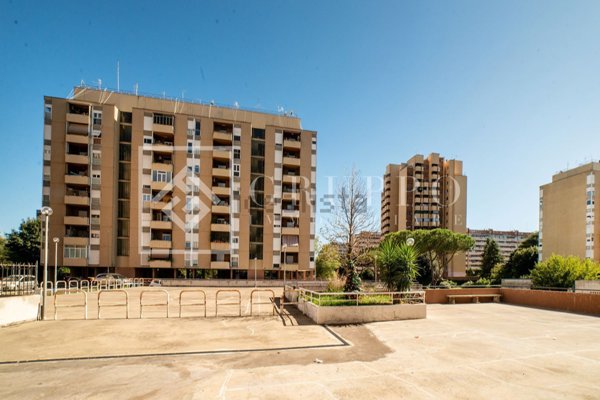 appartamento in vendita a Roma in zona Ostiense