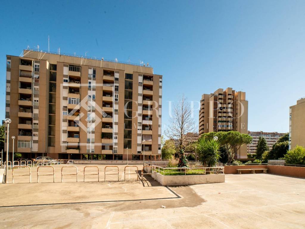 appartamento in vendita a Roma in zona Ostiense