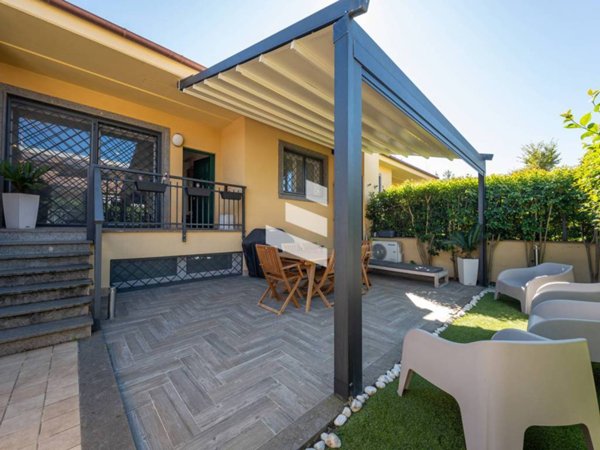 casa indipendente in vendita a Roma in zona Giuliano Dalmata