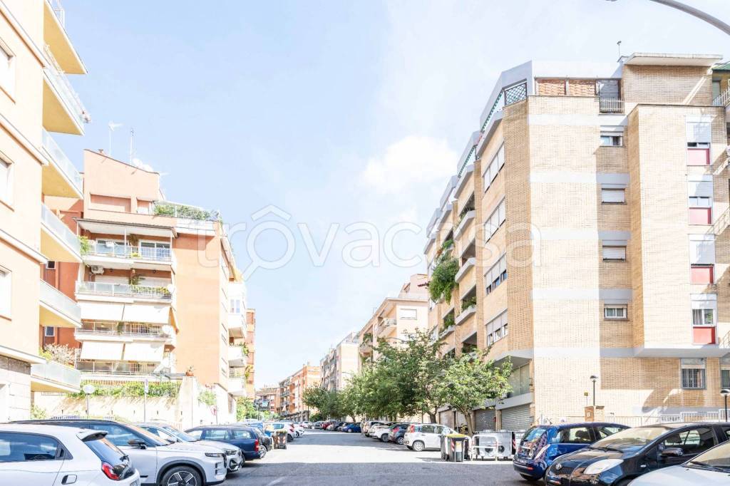 appartamento in vendita a Roma in zona Della Vittoria