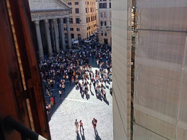 appartamento in vendita a Roma in zona Parione/Sant'Eustachio