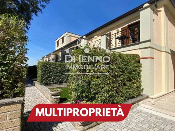 appartamento in vendita a Roma in zona Casal Monastero