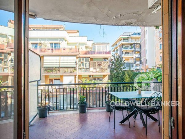 appartamento in vendita a Roma in zona Tomba di Nerone