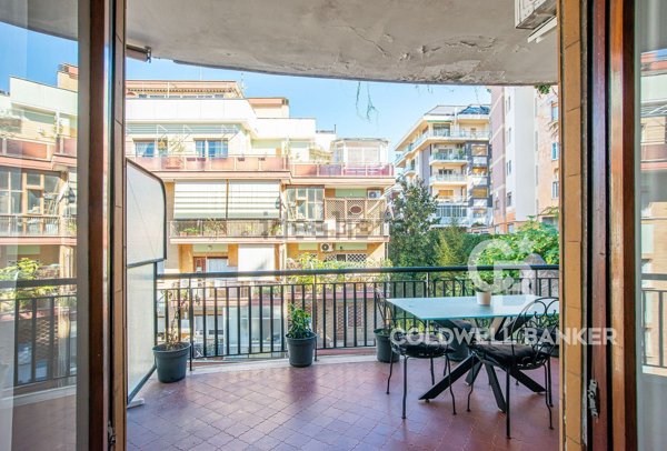 appartamento in vendita a Roma in zona Tomba di Nerone