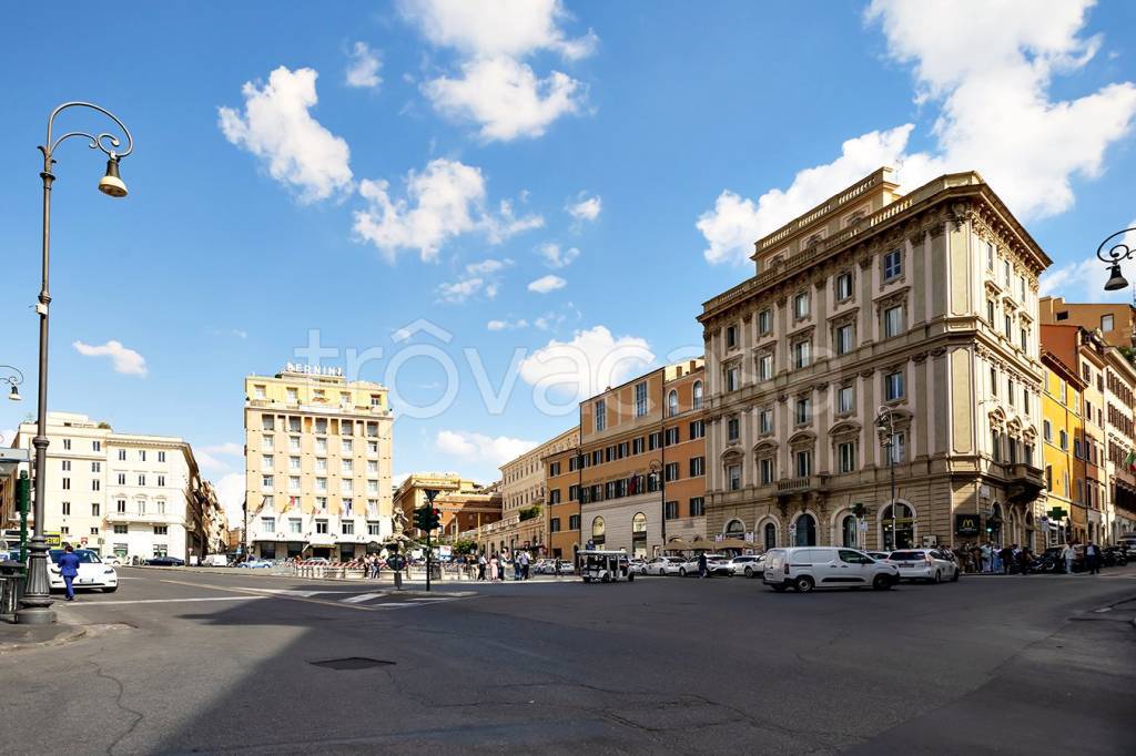 appartamento in vendita a Roma in zona Trevi-Colonna