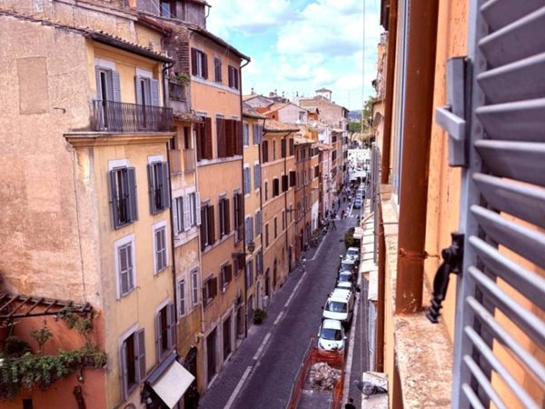 appartamento in vendita a Roma in zona Rione di Ponte
