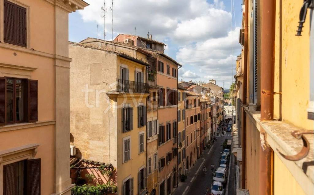 appartamento in vendita a Roma in zona Rione di Ponte