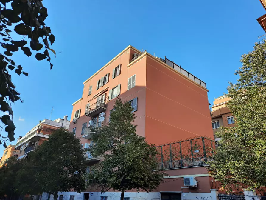 appartamento in vendita a Roma in zona Appio Claudio