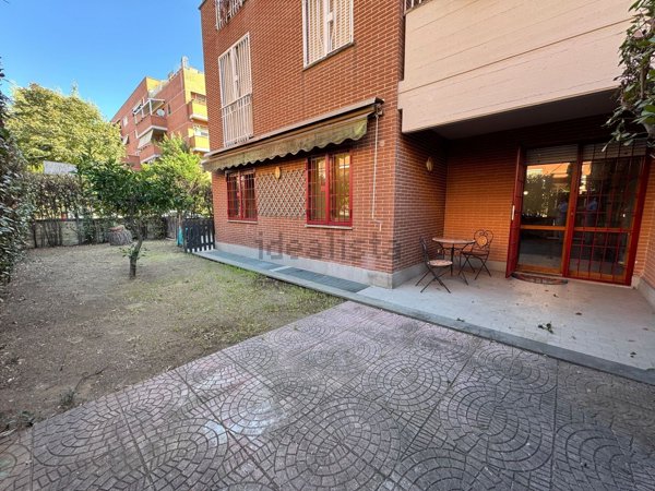 appartamento in vendita a Roma in zona Ostiense