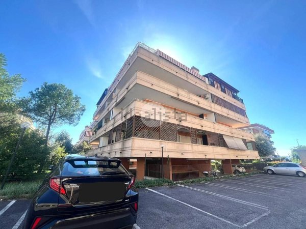appartamento in vendita a Roma in zona Ponte di Nona