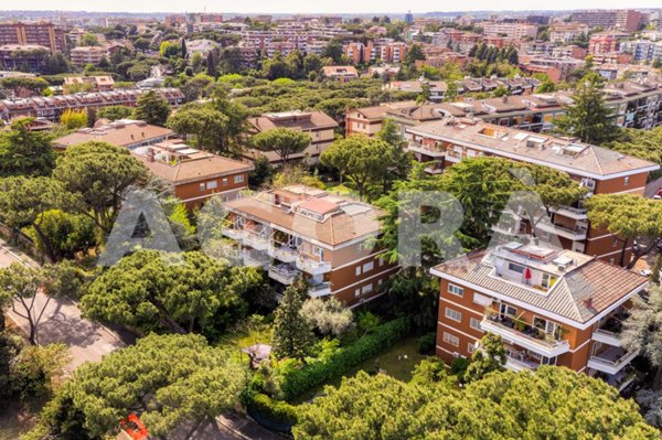 appartamento in vendita a Roma in zona Mostacciano