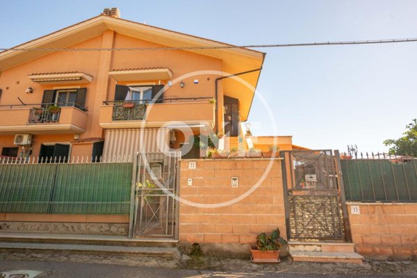 casa indipendente in vendita a Roma in zona Lunghezza