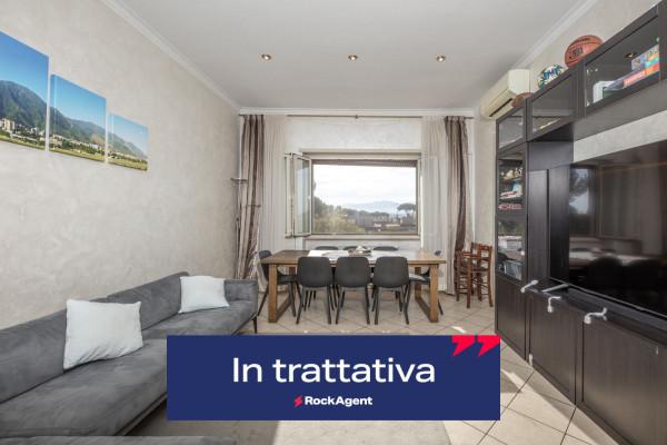 appartamento in vendita a Roma in zona Colle Prenestino