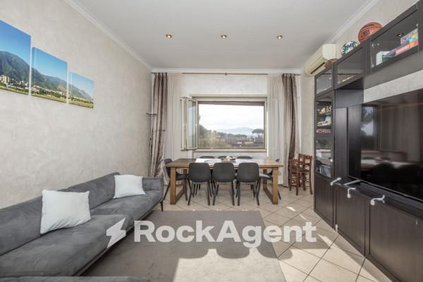 appartamento in vendita a Roma in zona Colle Prenestino