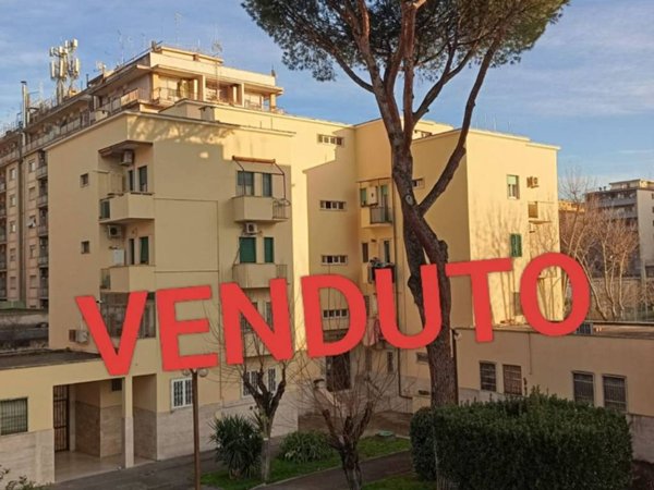 appartamento in vendita a Roma in zona Prenestino-Labicano
