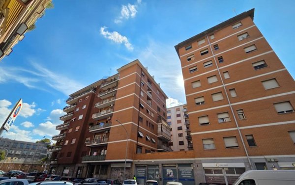 appartamento in vendita a Roma in zona Ostiense