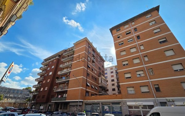 appartamento in vendita a Roma in zona Ostiense