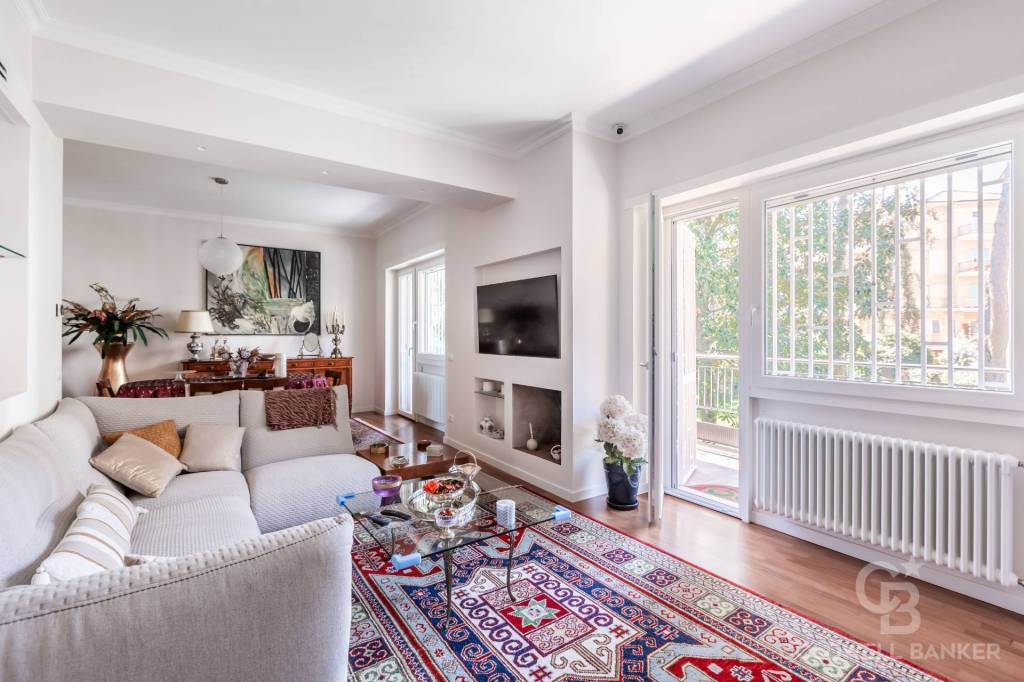 appartamento in vendita a Roma in zona Tomba di Nerone