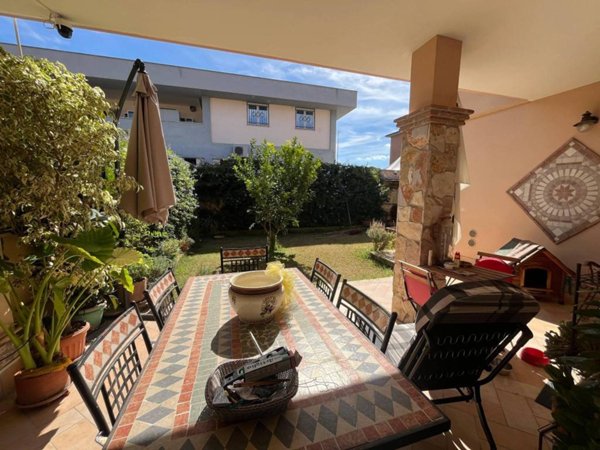 casa indipendente in vendita a Roma in zona Lunghezza