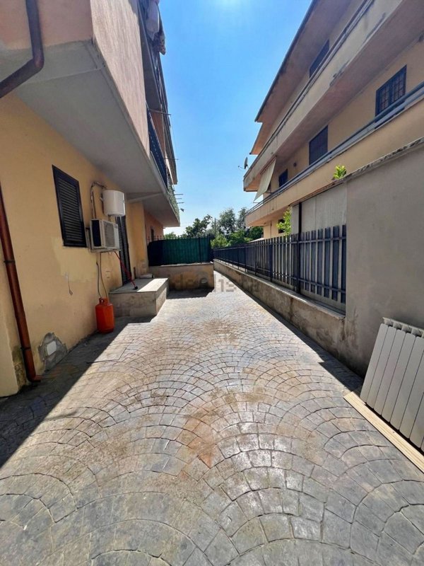 appartamento in vendita a Roma in zona Ponte di Nona