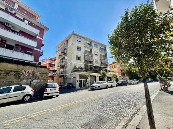 appartamento in vendita a Roma in zona Gianicolense
