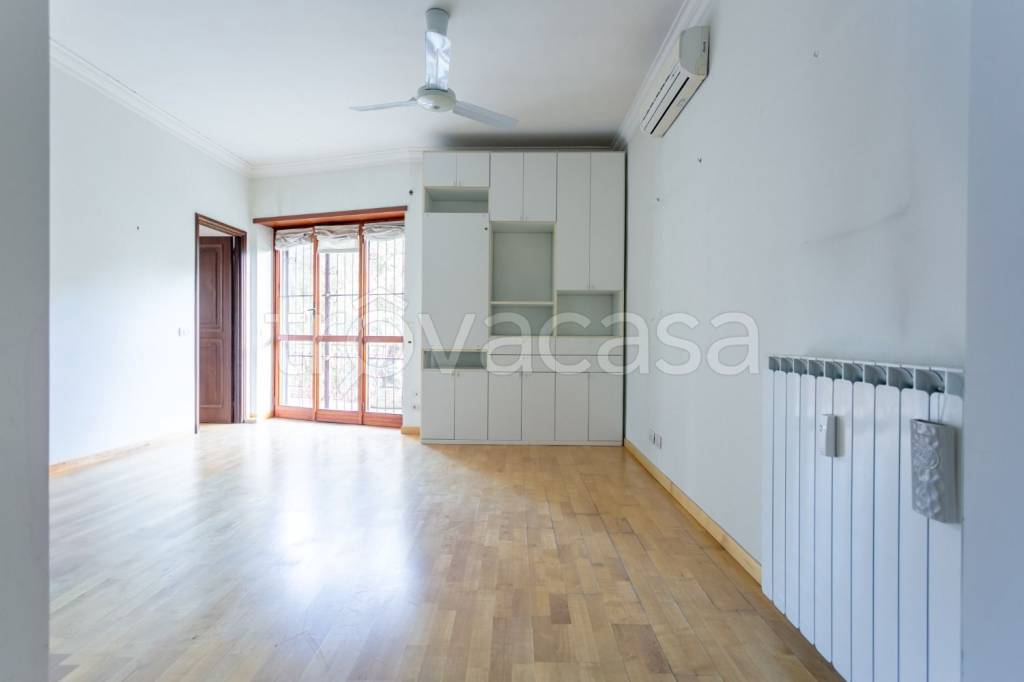 appartamento in vendita a Roma in zona Ostia