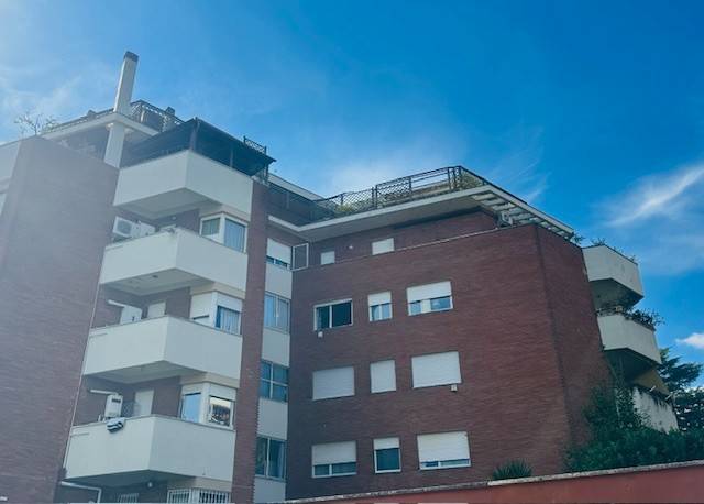 appartamento in vendita a Roma in zona Grottarossa