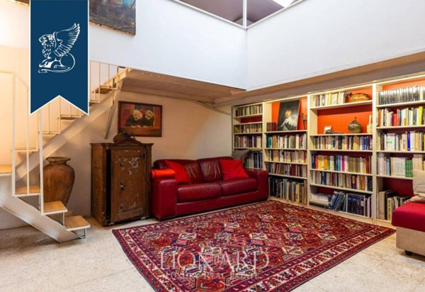 appartamento in vendita a Roma in zona Parione/Sant'Eustachio