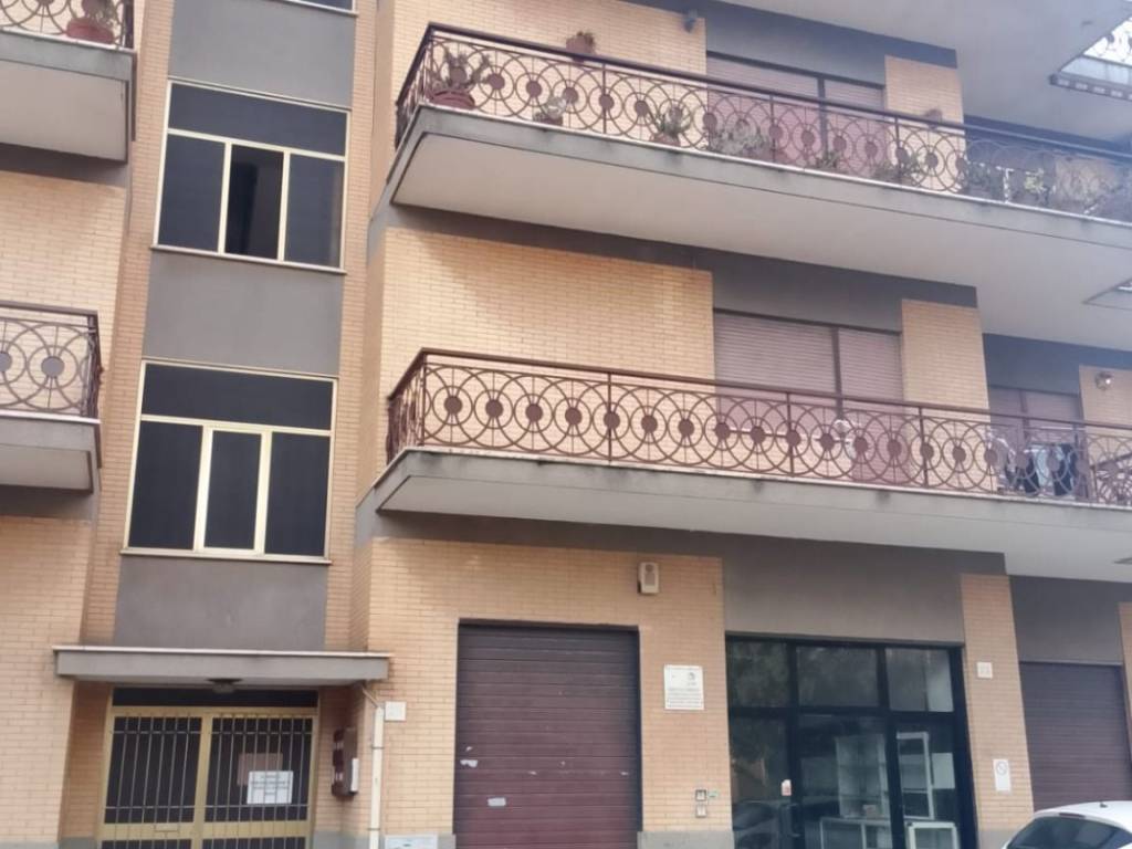 negozio in vendita a Roma in zona Olgiata