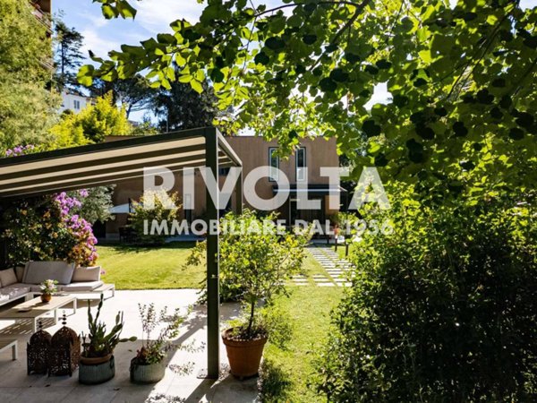 casa indipendente in vendita a Roma in zona Grottarossa