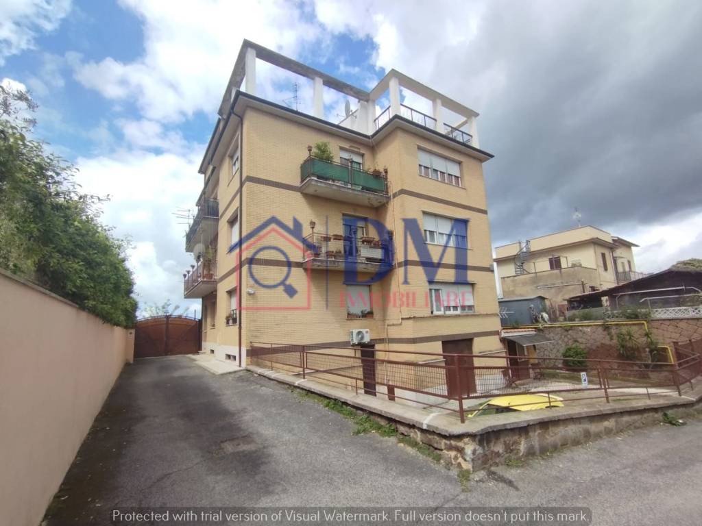 appartamento in vendita a Roma in zona Ostiense